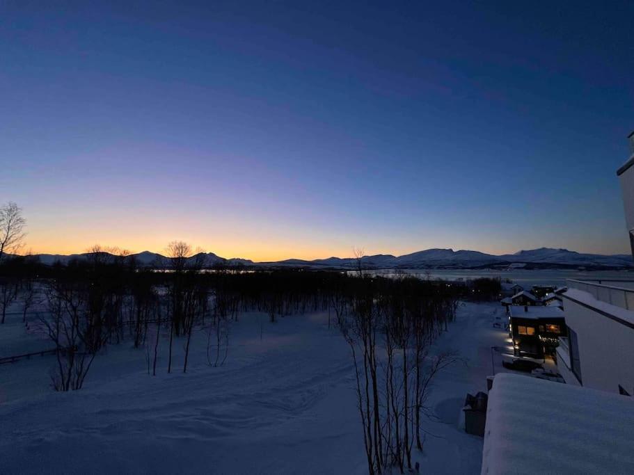 Ny Leilighet I Nytt Bygg I Naturskjonne Omgivelser! Tromsø Esterno foto
